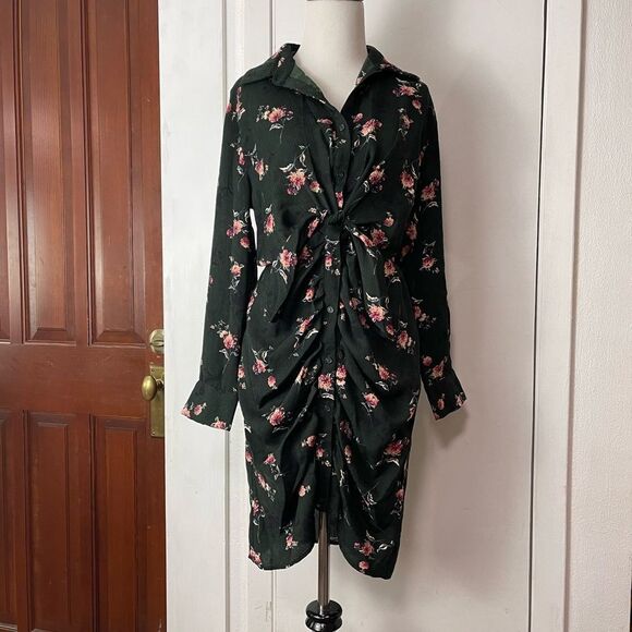 Everleigh green button down floral dress - Picture 1 of 8